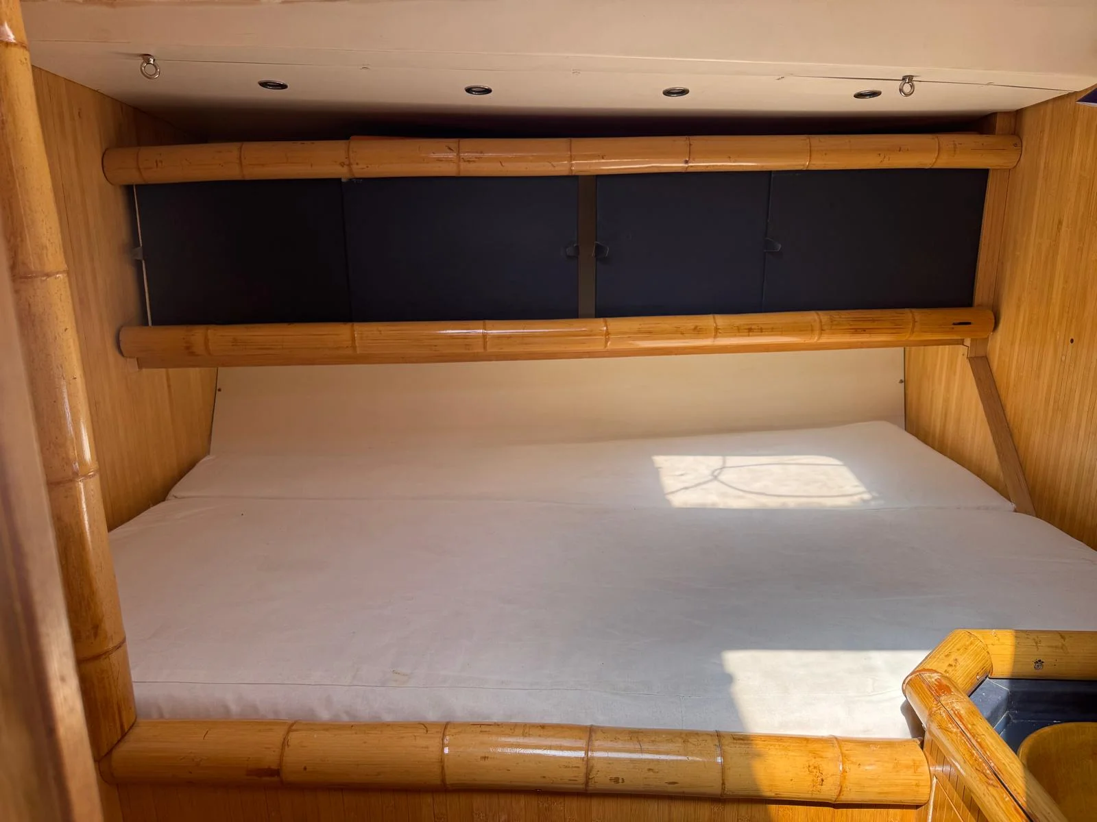 ZORYA Levrier 18 double berth with bamboo trim and overhead storage lockers